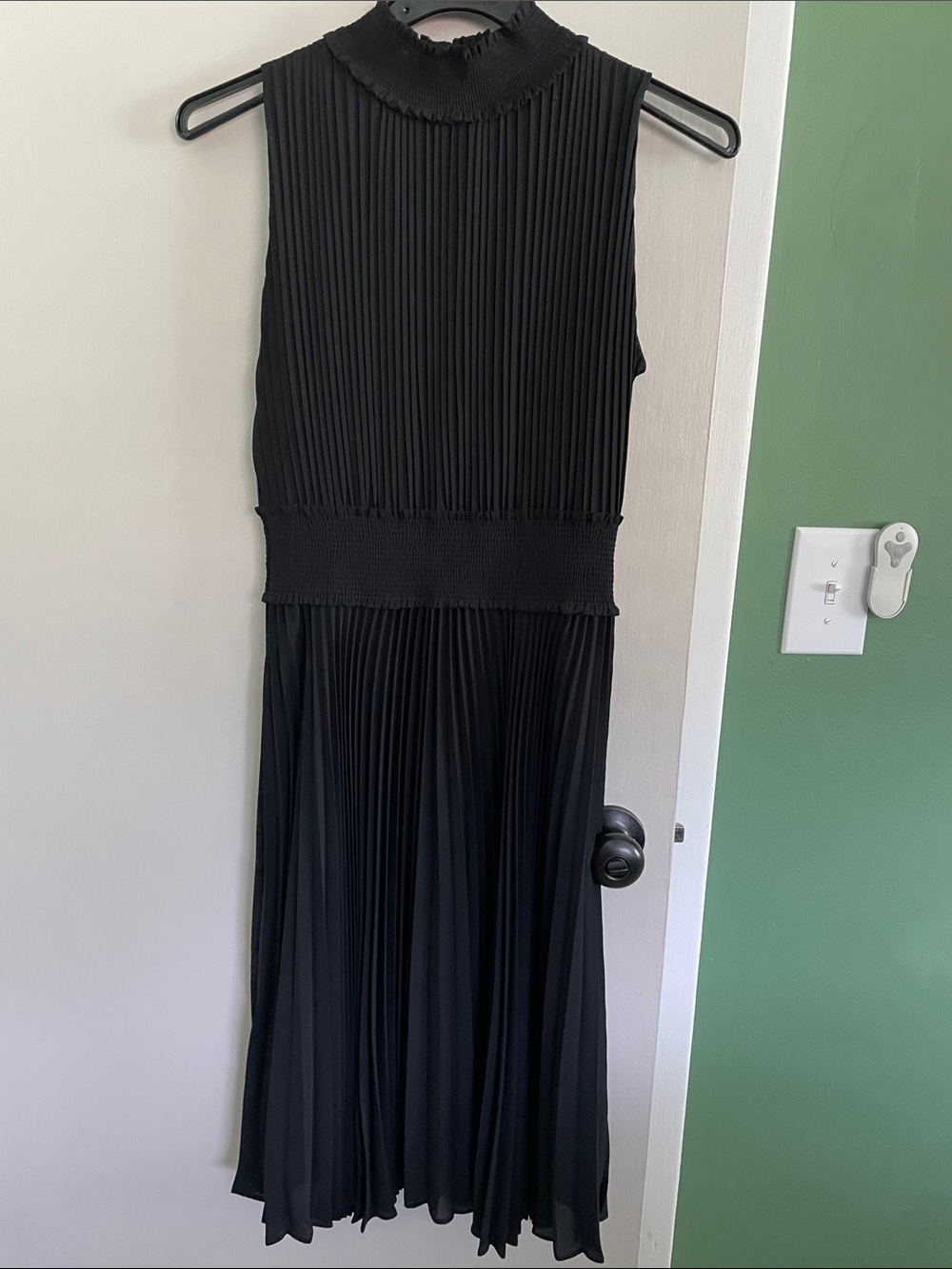 Nanette Lepore Black Pleated Sleeveless Midi Dress